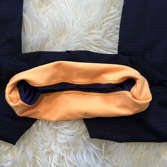 Lulu Lemon women’s mid-rise leggings size 8 - Picture 4 of 7